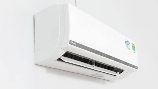 Điều Hòa Daikin 1.5 HP Inverter FTKB35YVMV